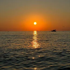 Elegance Sea View In Orbi City Apart Otel